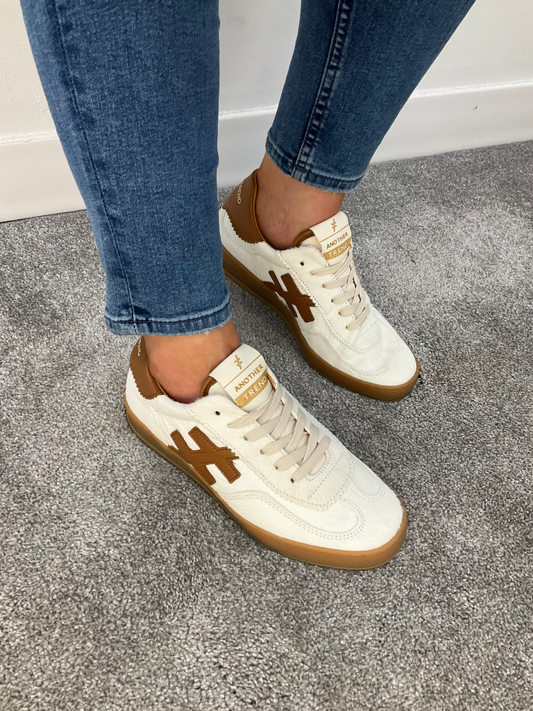 AT - WINTER WHITE