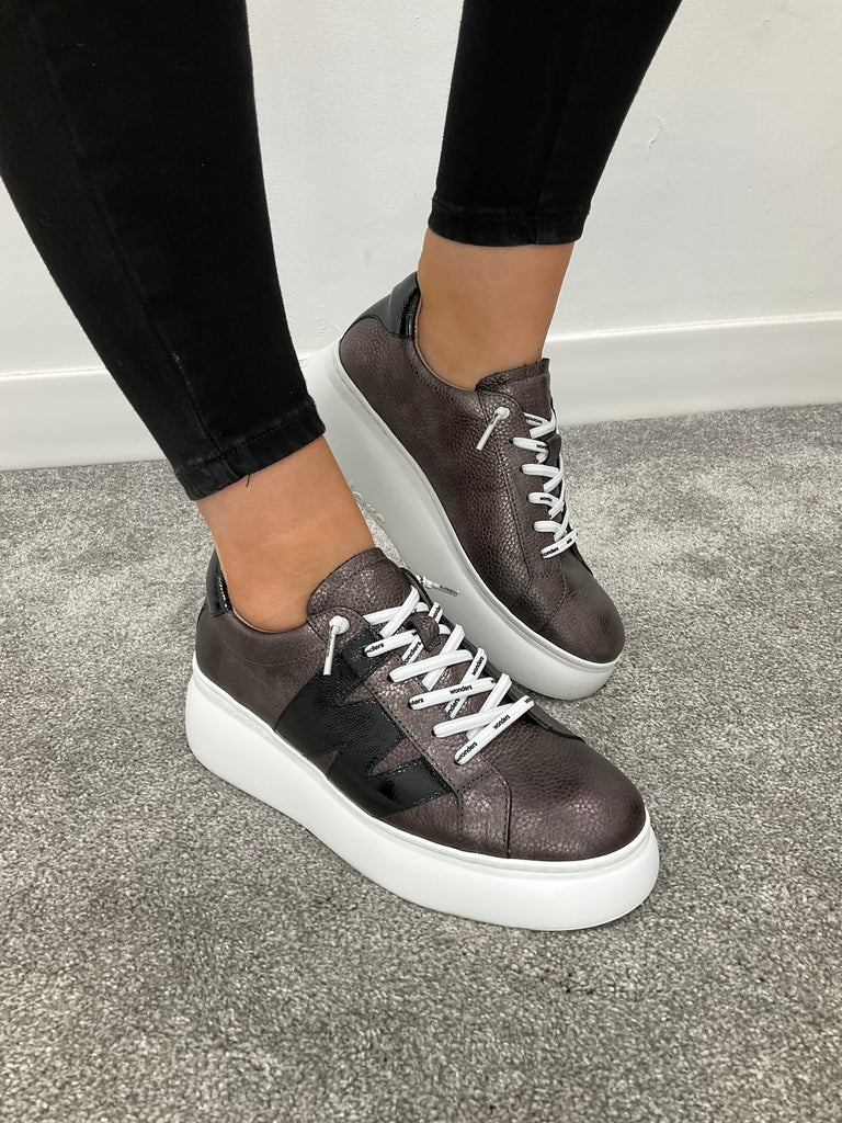 CLAIRE PEWTER