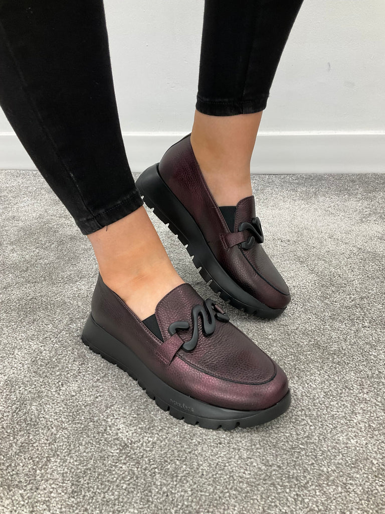 JUNE BURGUNDY