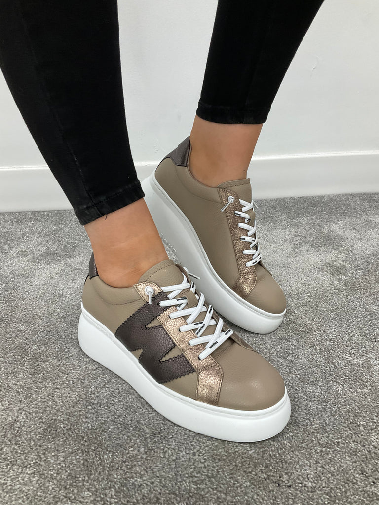 CLAIRE TAUPE